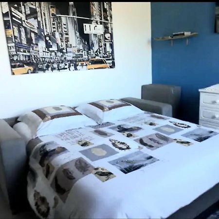 Chambre Privee Dans Maison Le Tampon Eksteriør billede